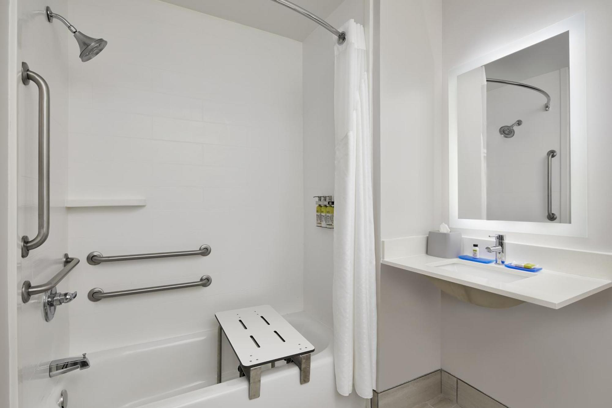 Holiday Inn Express Hotel & Suites Pensacola-West Navy Base By Ihg Beach Haven Екстер'єр фото