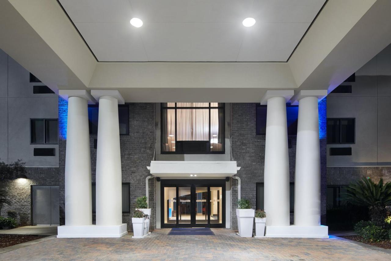 Holiday Inn Express Hotel & Suites Pensacola-West Navy Base By Ihg Beach Haven Екстер'єр фото